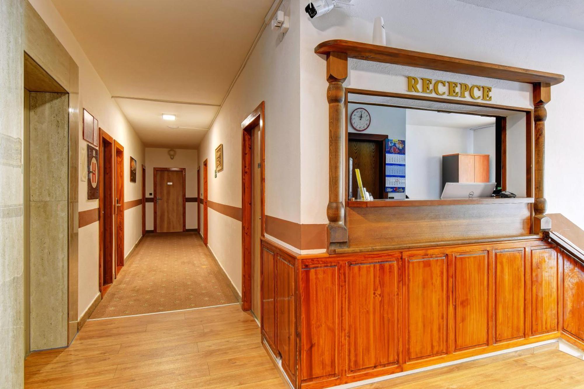 Hotel Adler Ческе-Будеёвице Экстерьер фото