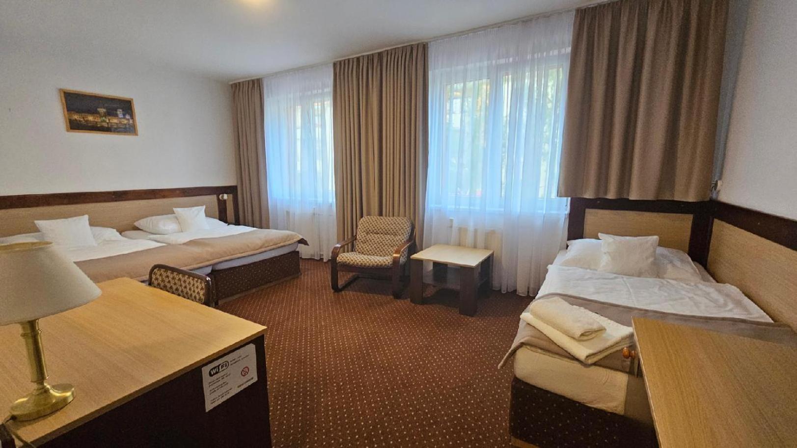 Hotel Adler Ческе-Будеёвице Экстерьер фото