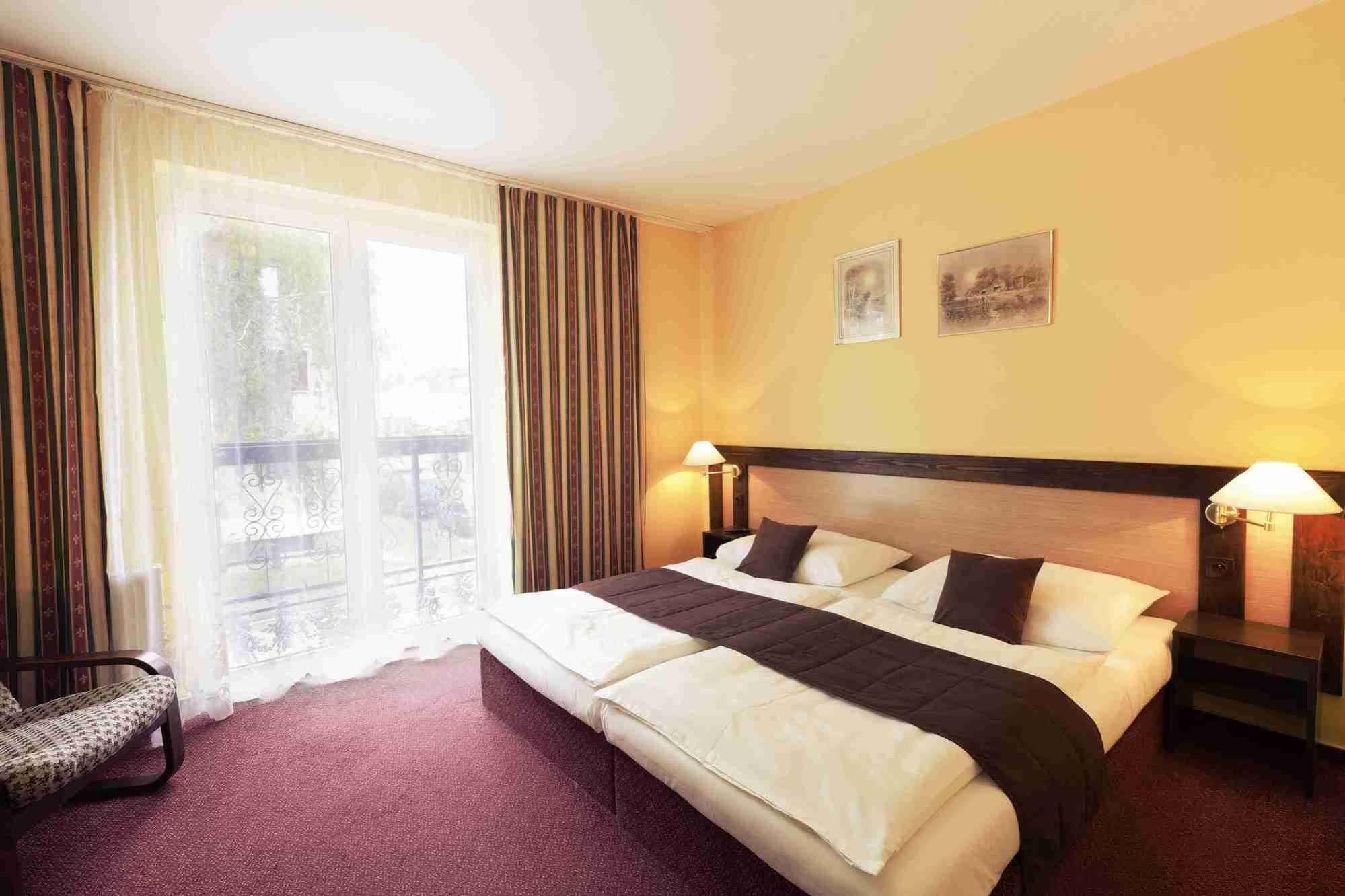 Hotel Adler Ческе-Будеёвице Экстерьер фото