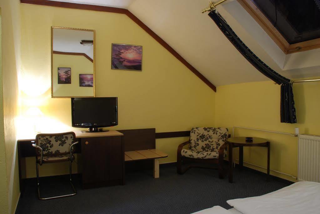 Hotel Adler Ческе-Будеёвице Экстерьер фото