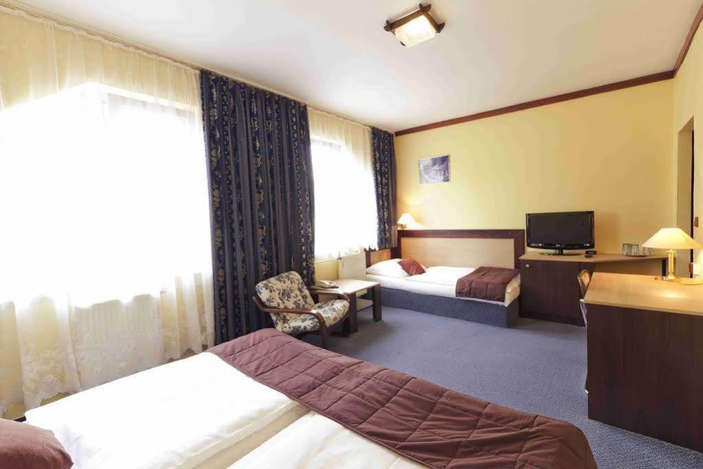 Hotel Adler Ческе-Будеёвице Экстерьер фото